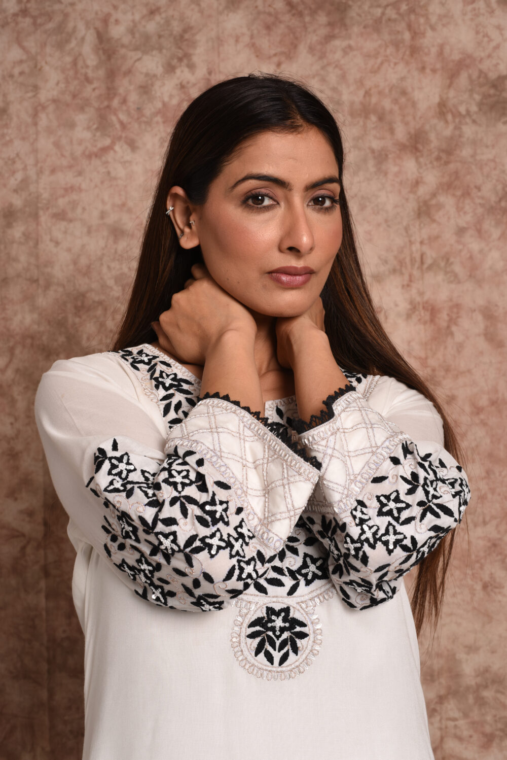 Elara – Monochrome Grace Kurta Set