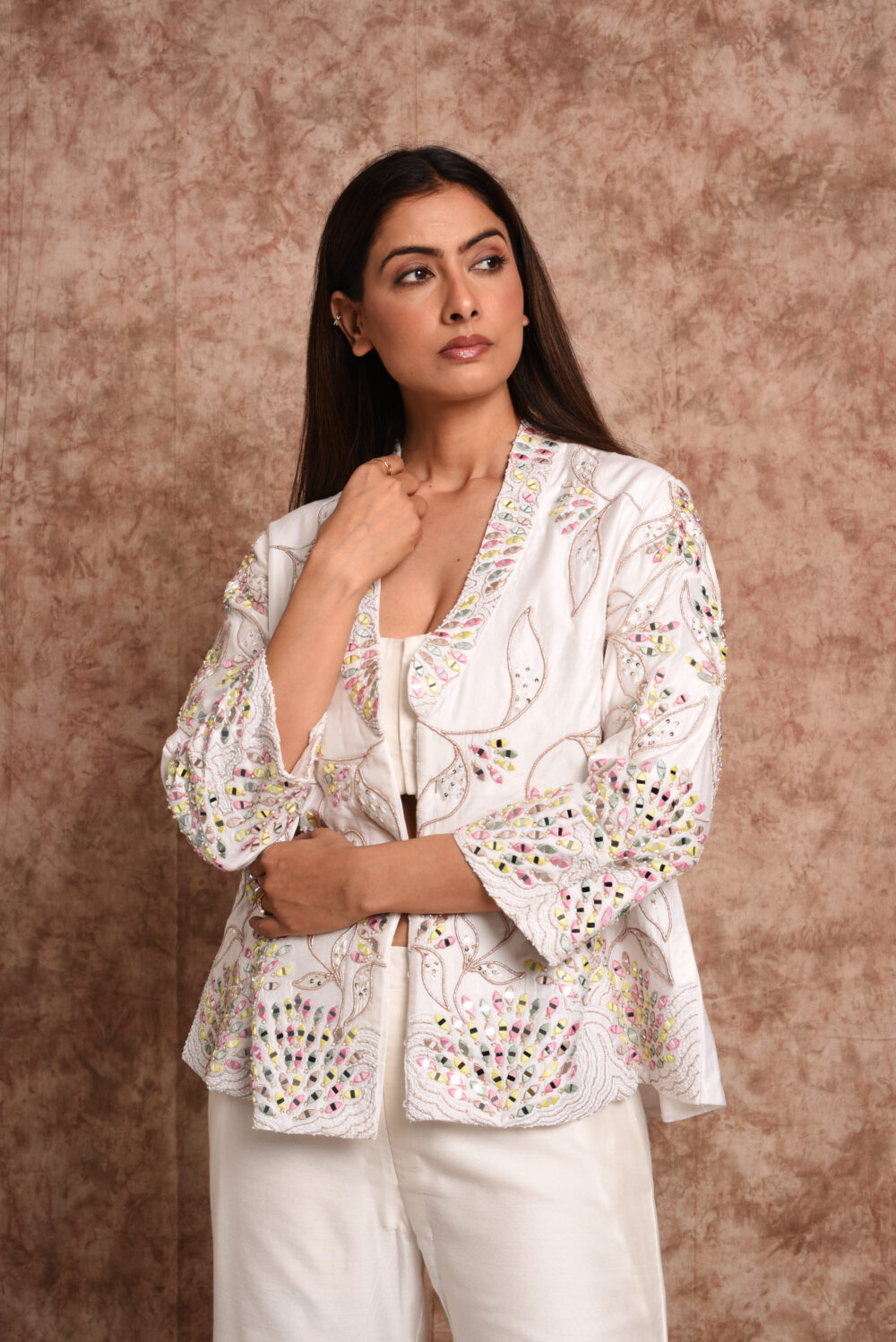 Aamani – Coral Pillar Set